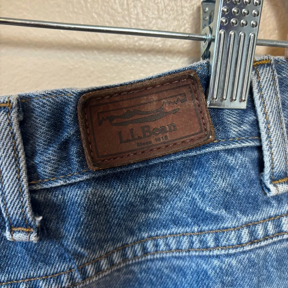 L.L.Bean Mens Jeans Cotton Made in USA Pockets Blue 36x30 Small Stain